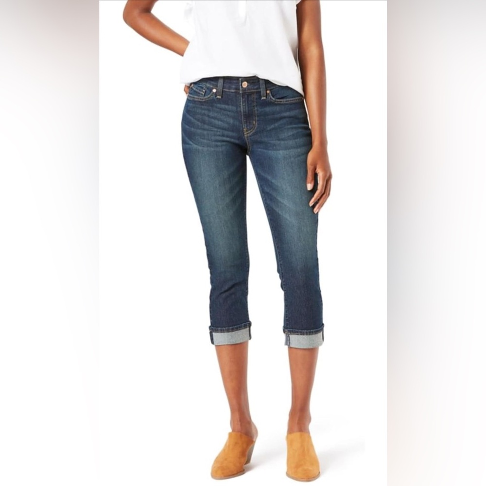 Signature by Levi Strauss Blue Mid Rise Capri Cropped Jeans Size 33 Cuffed